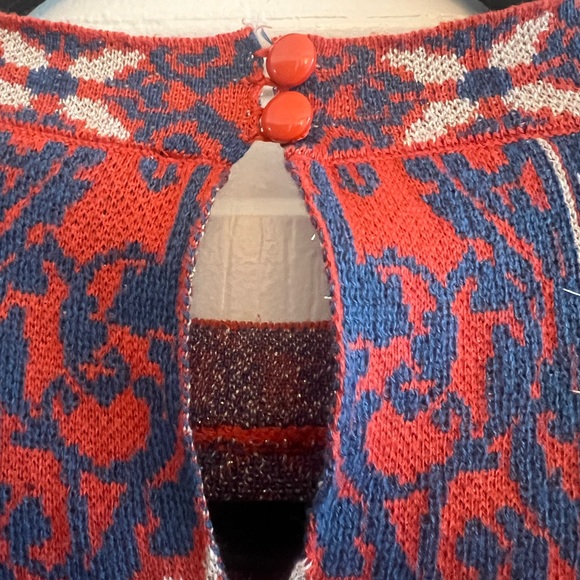 Vici - Short Sleeve - Patterned Top - Picture 4 of 4